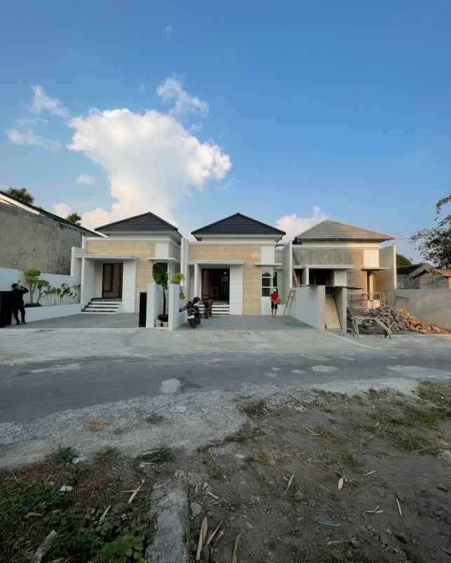 rumah siap huni dekat sd model sleman