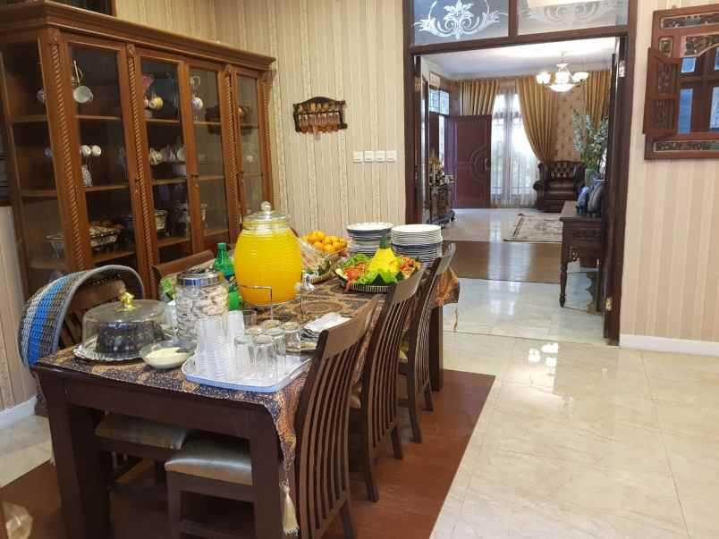 rumah simprug kebayoran lama