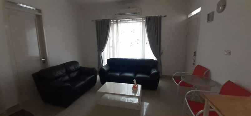 rumah singgasana pradana