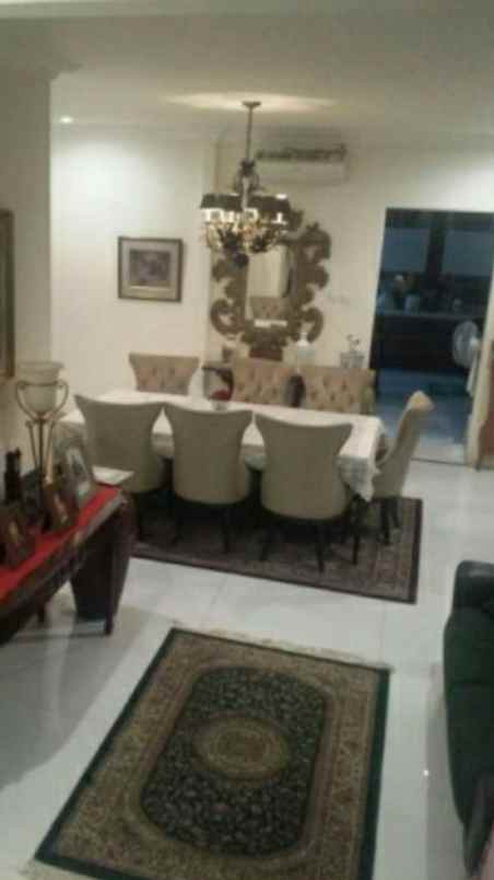 rumah terawat siap huni lokasi strategis di jatipadang