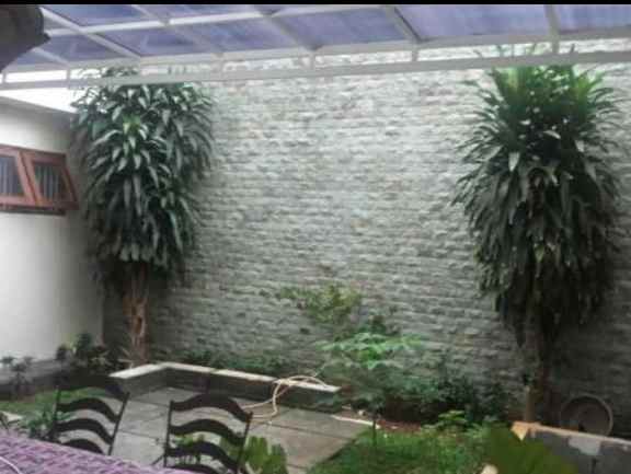 rumah terawat siap huni lokasi strategis di jatipadang