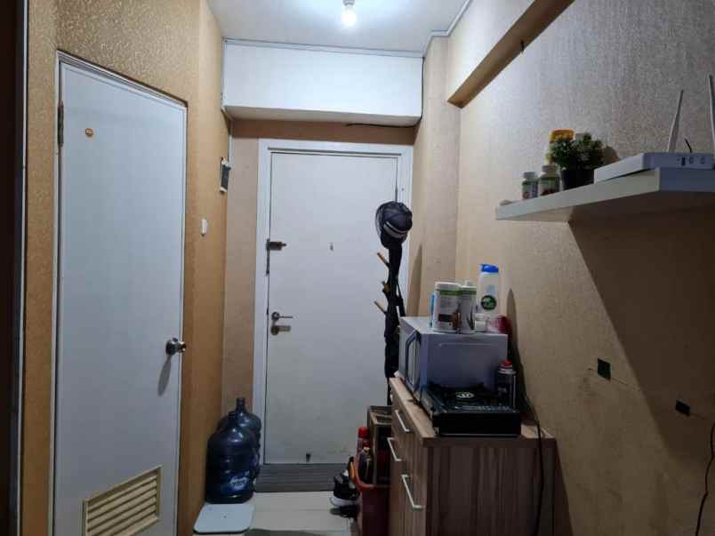 sewa apartemen studio furnish di green pramuka city