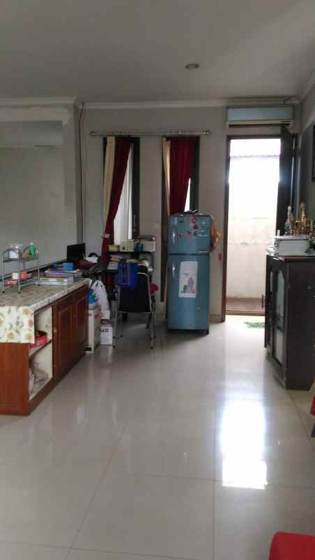 take over 2lt lt127 dekat unpam di pamulang villa dago