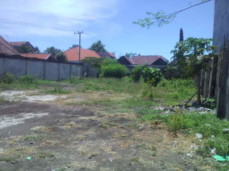 tanah tepi jalan dekat klinik al