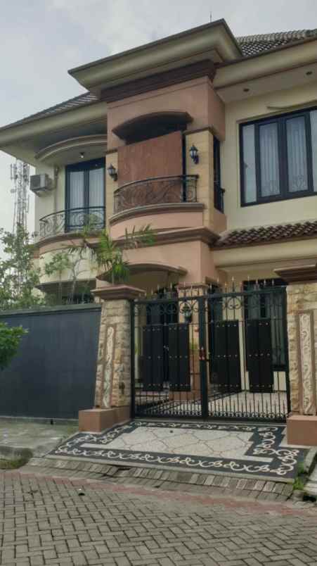 turun harga rumah mewah siap huni model hook