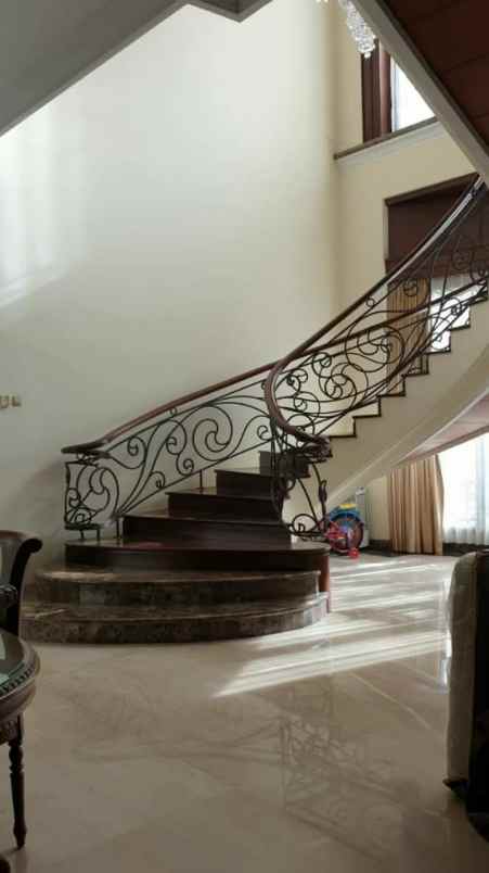turun harga rumah mewah siap huni model hook