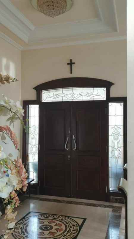 turun harga rumah mewah siap huni model hook
