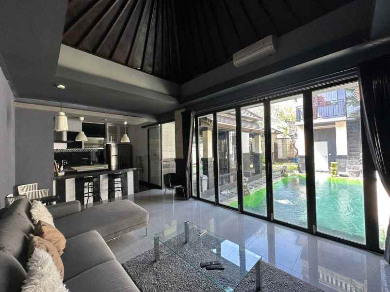 2 bedroom villa for rent close sidewalk jimbaran bali