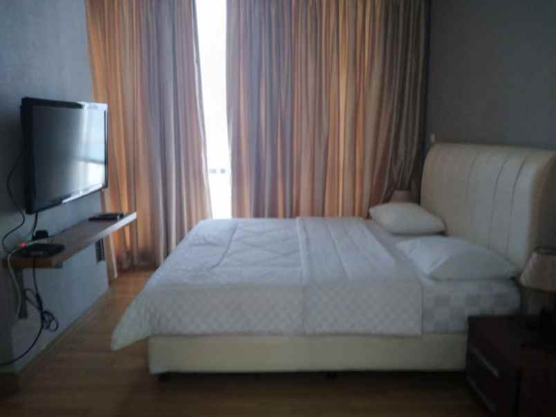 apartemen apartement the peak residence