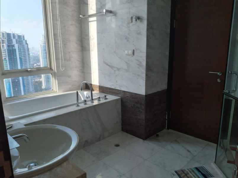 apartemen apartement the peak residence