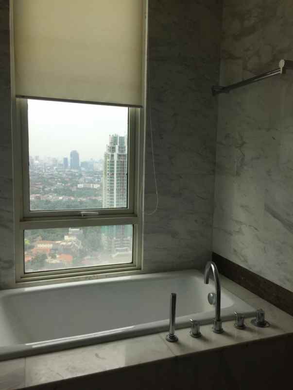 apartemen apartement the peak residence