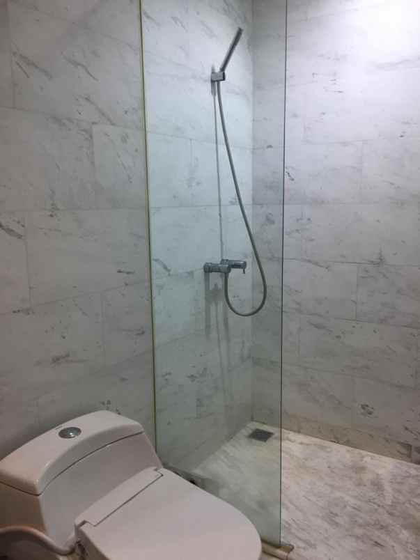 apartemen apartement the peak residence