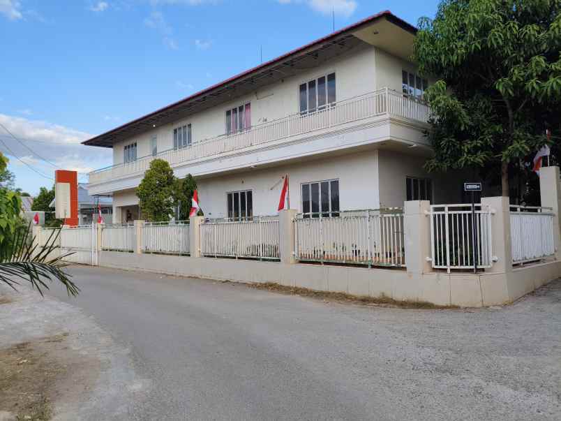 bangunan bekas sekolah lokasi strategis di liliba ntt