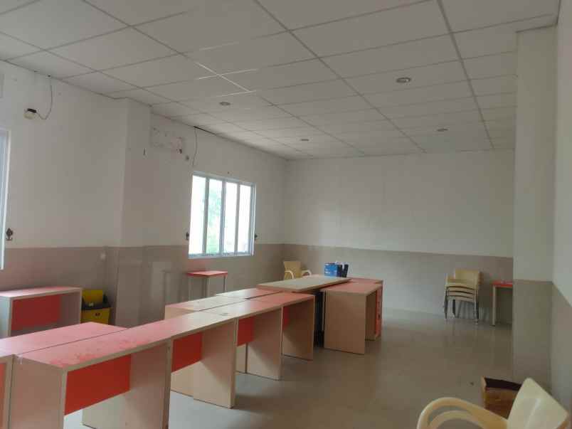 bangunan bekas sekolah lokasi strategis di liliba ntt