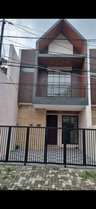 dijual 1 unit rumah baru 100 rungkut mapan tengah