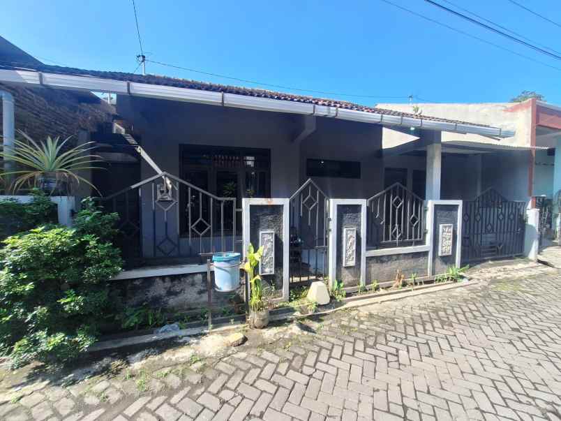 dijual 2 rumah di pedurungan semarang