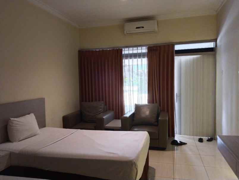 dijual cepat hotel di tepi jalan jantung kota pasuruan