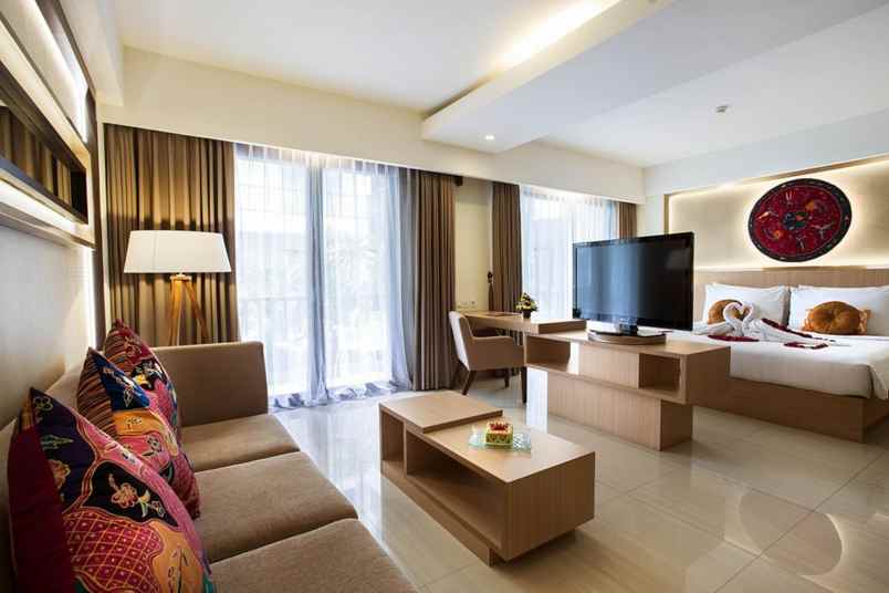 dijual hotel jl sunset road seminyak