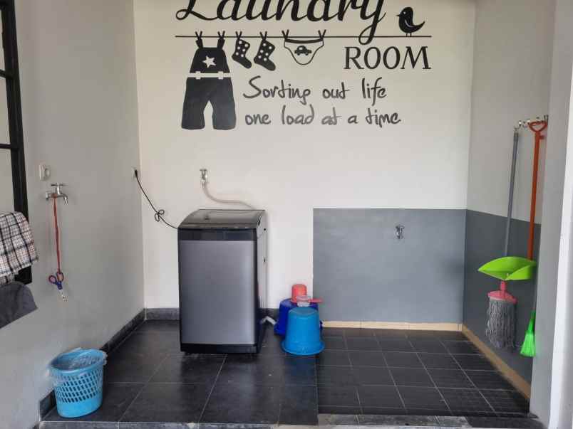 dijual kost caturtunggal kec depok