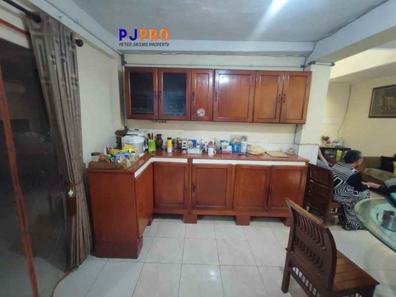 dijual kost jalan kavling semper barat