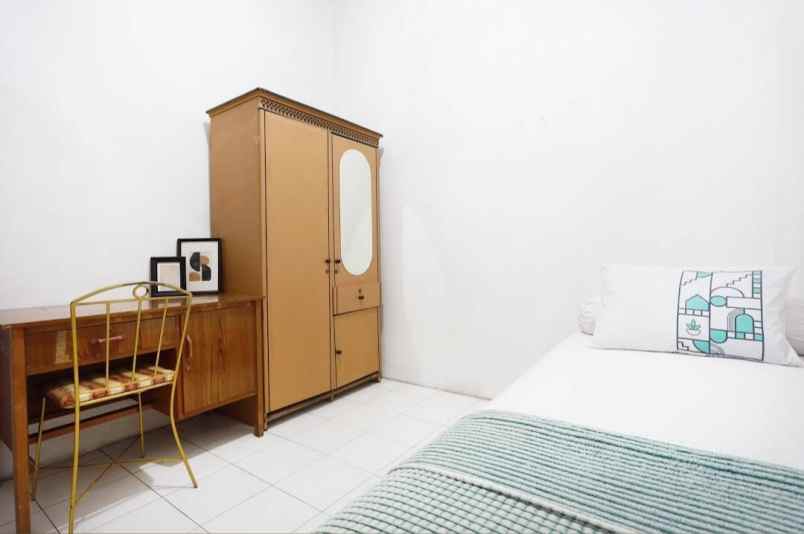 dijual kost jl tenggilis mejoyo