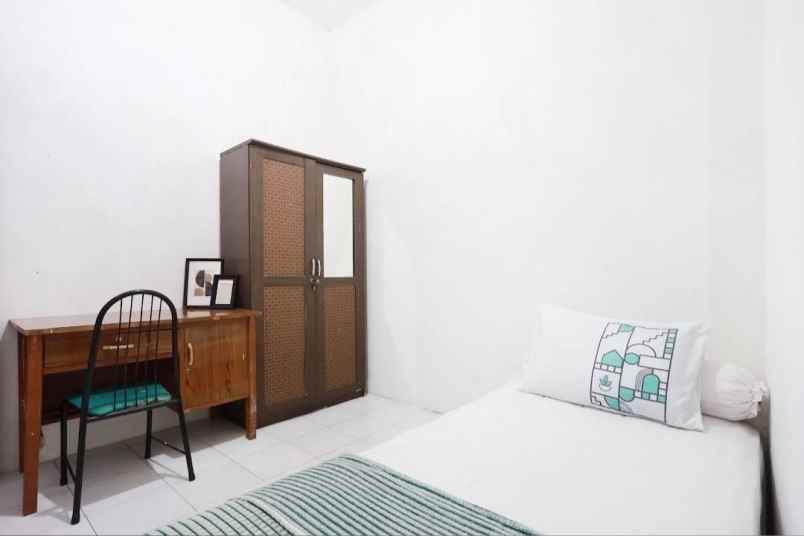 dijual kost jl tenggilis mejoyo