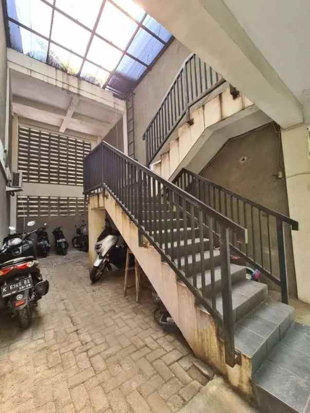 dijual kost pertukangan selatan kec