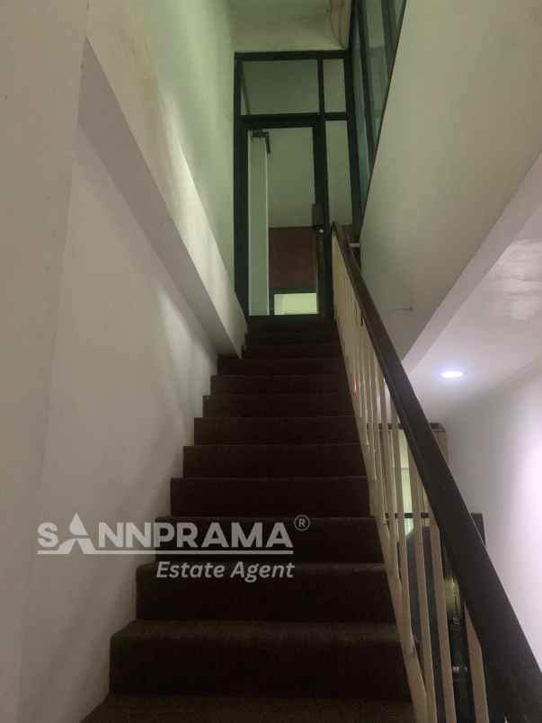 dijual ruko gudang kantor cempaka baru