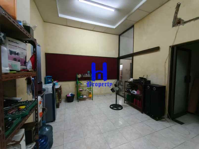 dijual ruko gudang kantor jalan irian barat daerah