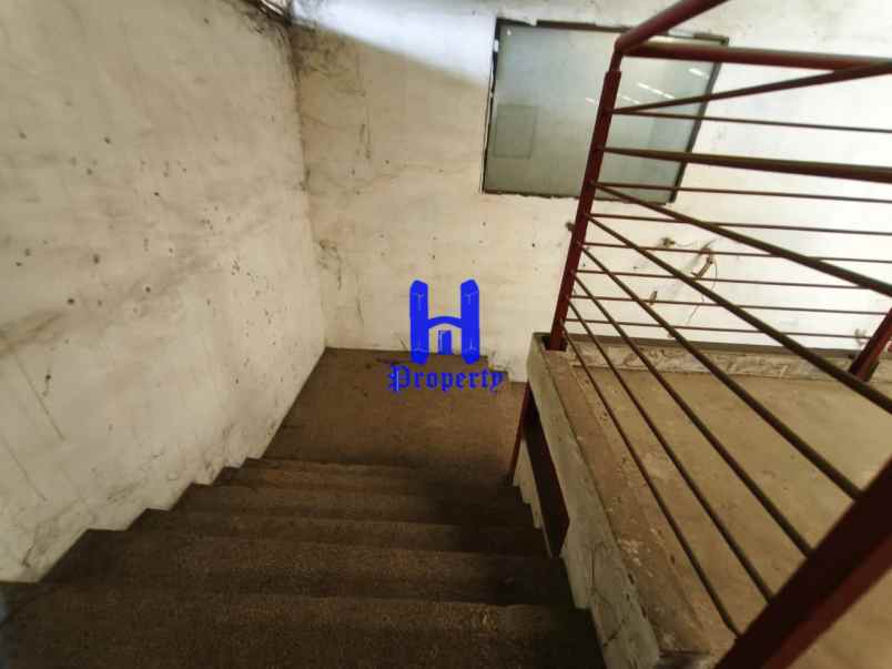 dijual ruko gudang kantor jalan irian barat daerah