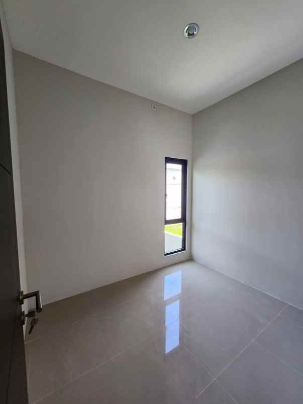 dijual rumah 2 lantai vila indah pulorejo mojokerto