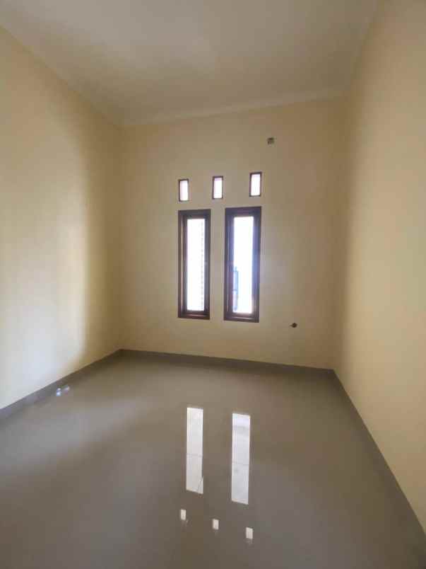 dijual rumah 3 kamar tidur rangkapan jaya