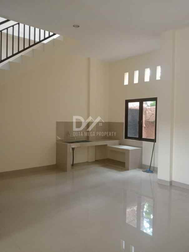 dijual rumah 3 lantai di bsd city