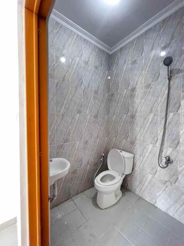 dijual rumah antapani