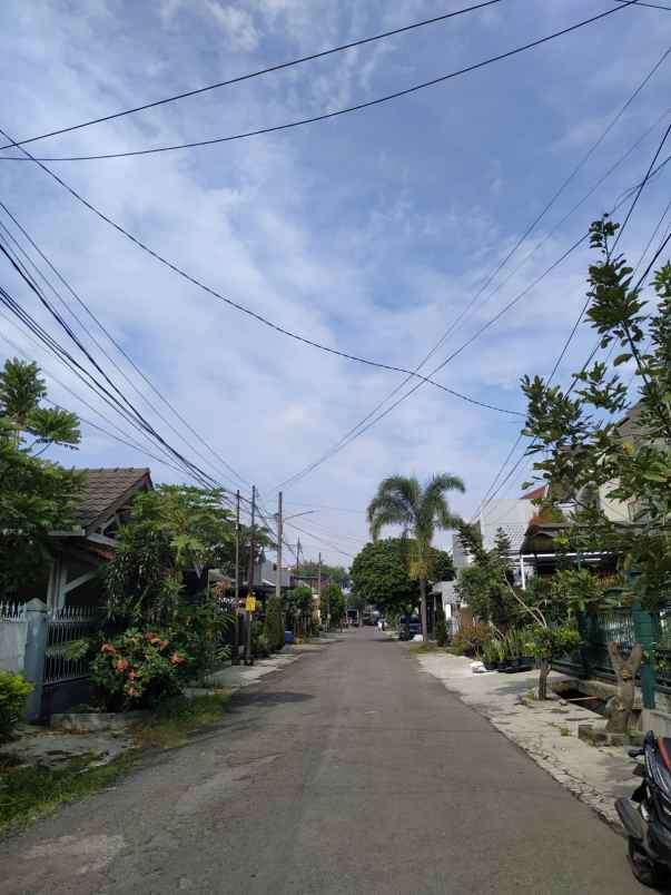 dijual rumah antapani