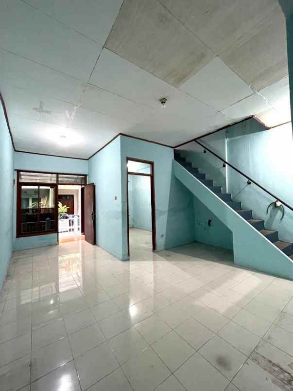 dijual rumah antapani