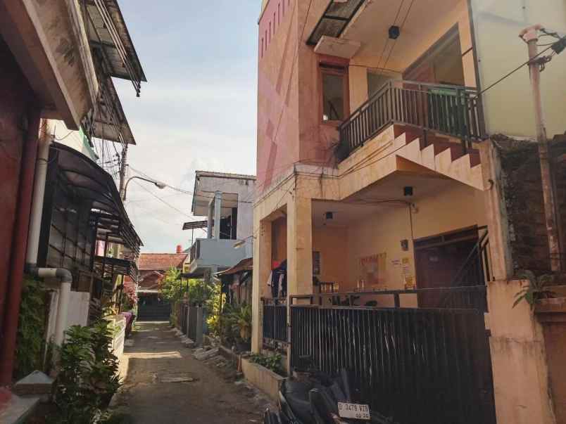 dijual rumah antapanj