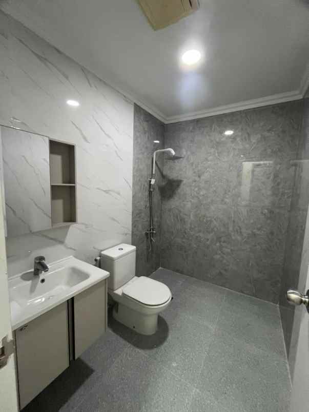 dijual rumah apt gading resort