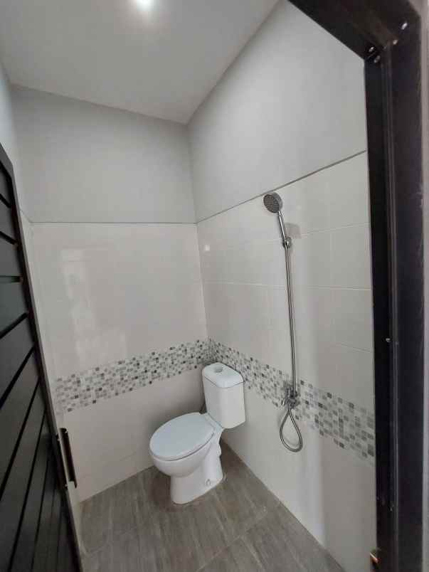 dijual rumah argosari