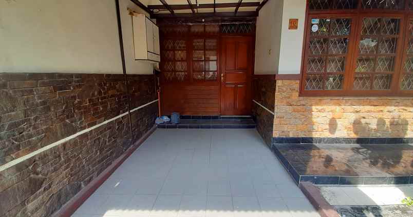 dijual rumah atletik