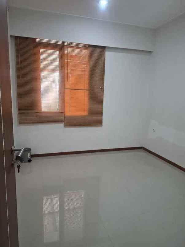 dijual rumah awiligar