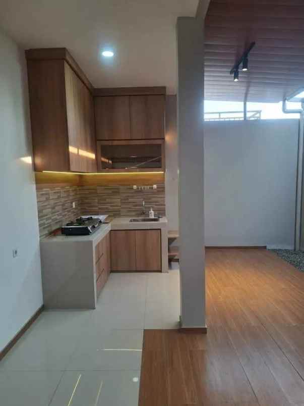 dijual rumah awiligar