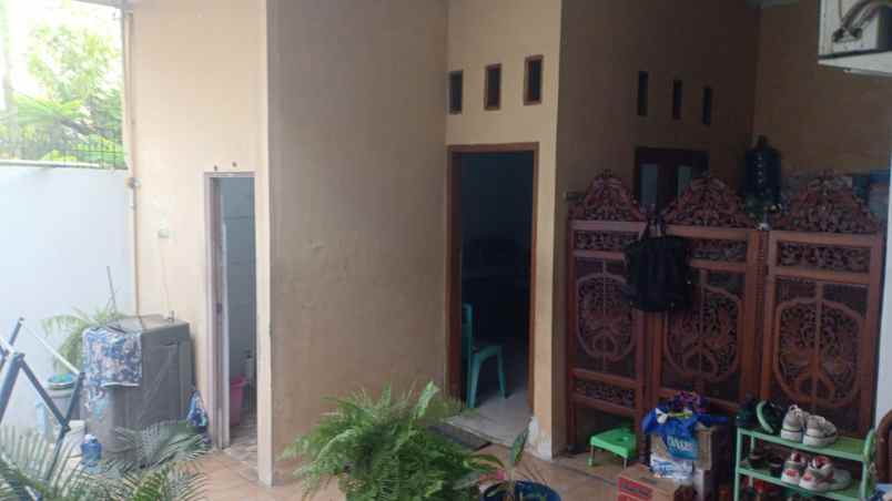 dijual rumah bagus strategis pinggir jalan jagakarsa