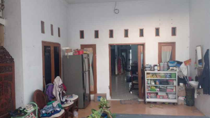 dijual rumah bagus strategis pinggir jalan jagakarsa