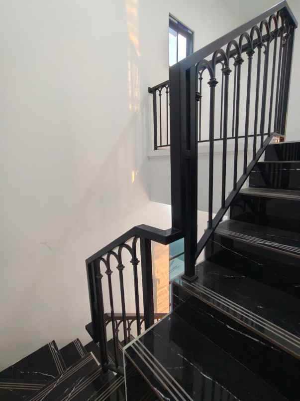 dijual rumah baru dalam cluster siap huni