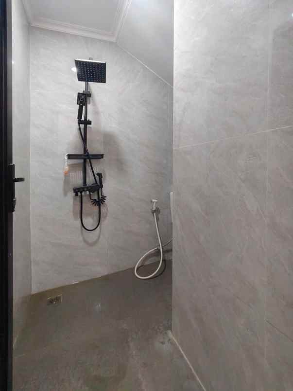 dijual rumah baru dalam cluster siap huni