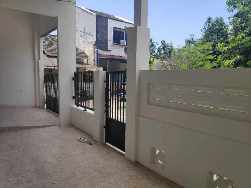 dijual rumah baru hook perum bekasi jaya indah