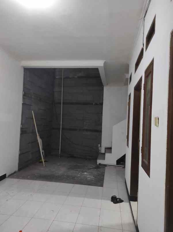 dijual rumah batu indah