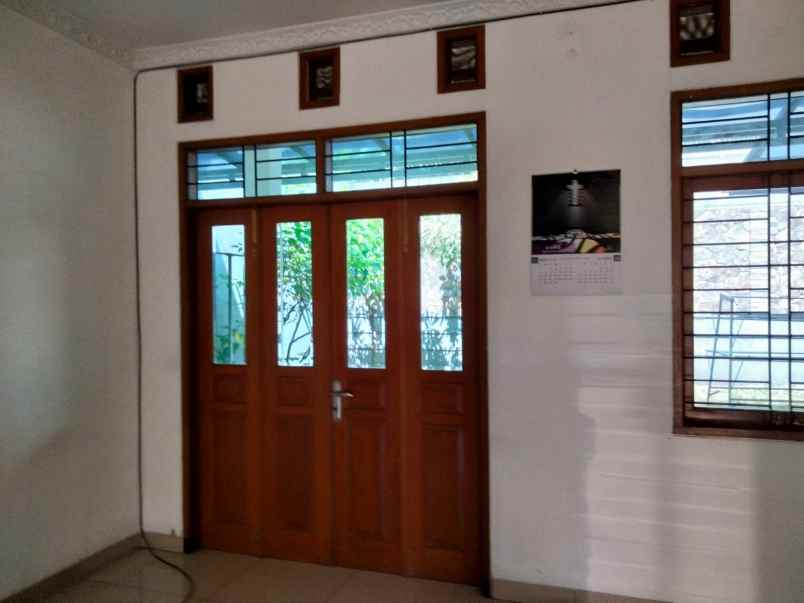 dijual rumah batununggal