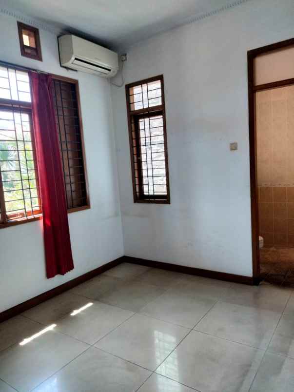 dijual rumah batununggal